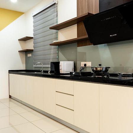 Southwest Island Suite By D Imperio Homestay バヤンレパス エクステリア 写真